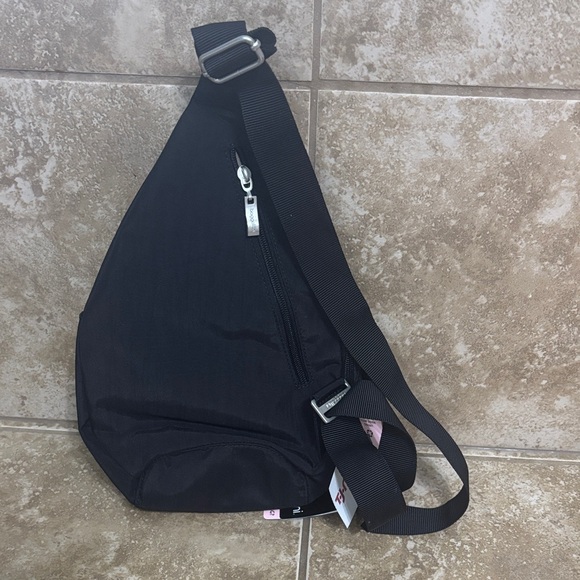 Baggallini Black Belt Bag - Picture 2 of 2